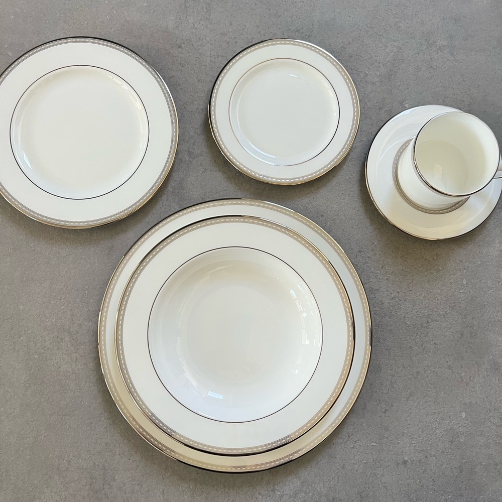 LENOX CHINA WHITE with Platinum MODERN DESIGN 6pcs per setting. Service for 8